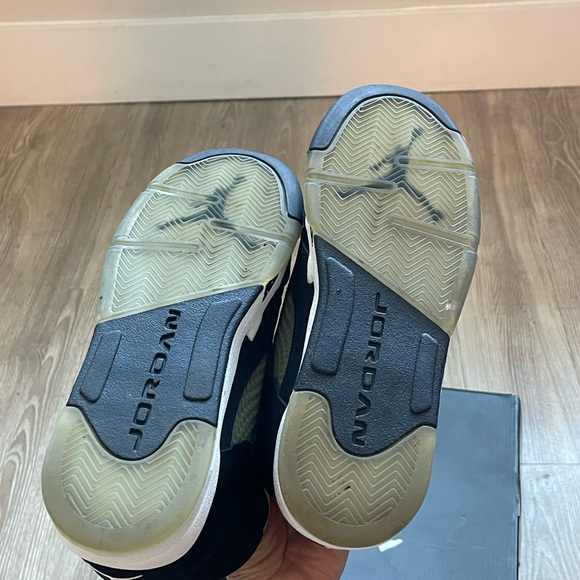 Air Jordan 5 - Oreos. Size 7 in youth. - Picture 8 of 8